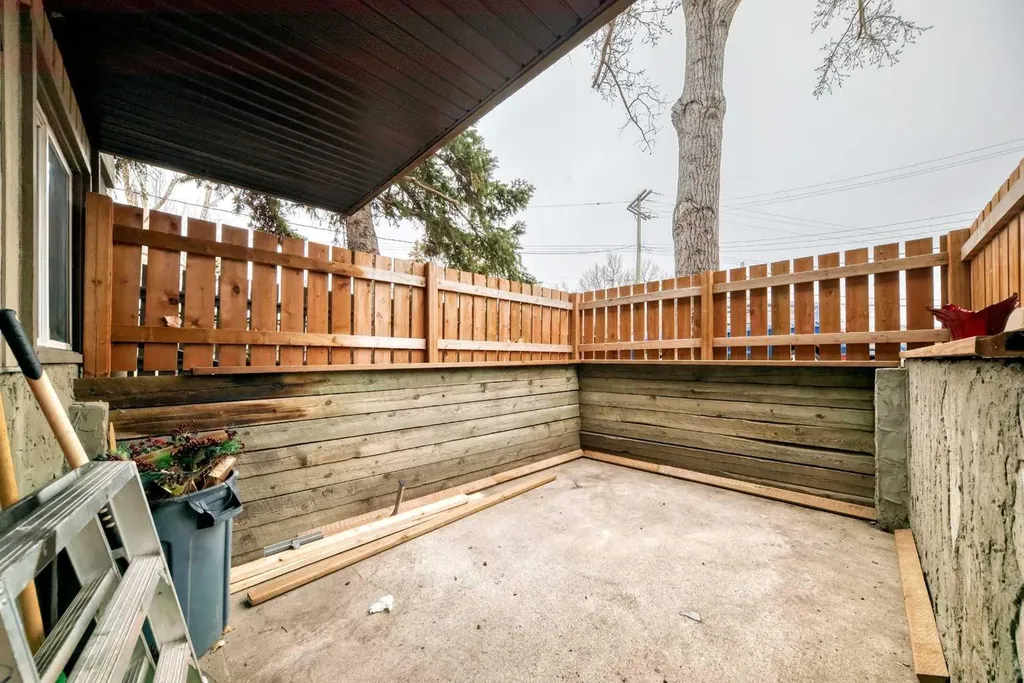 4311 73 Street NW Calgary AB T3B2N2