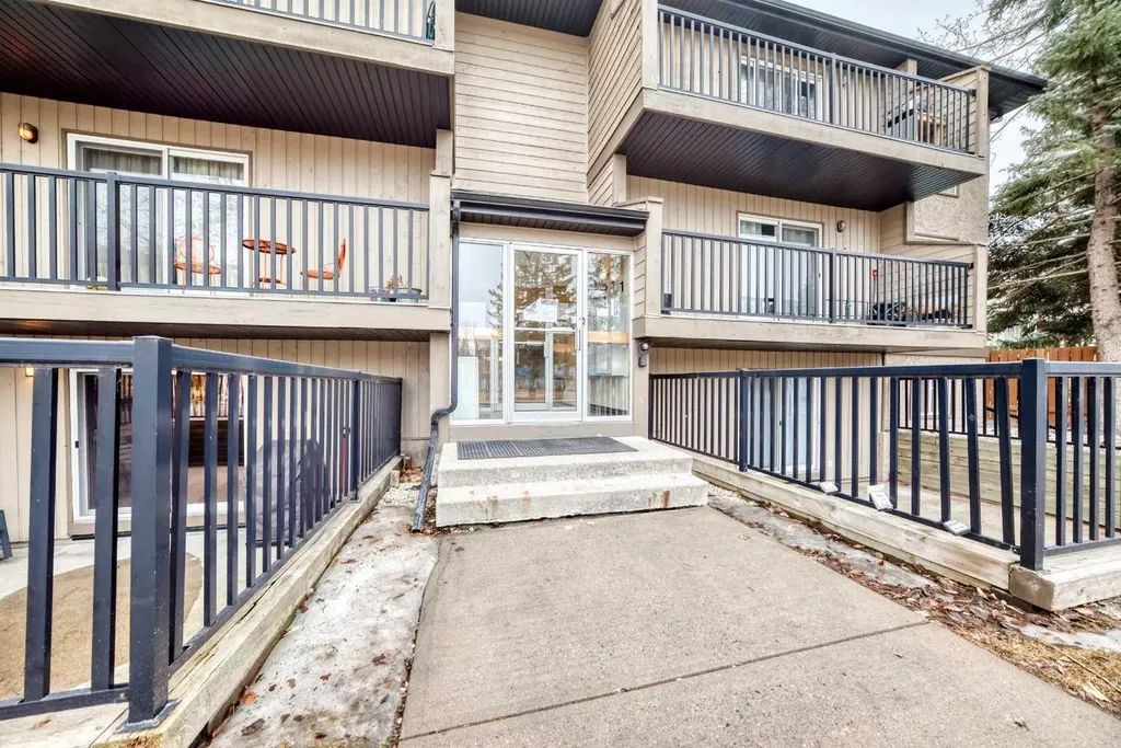 4311 73 Street NW Calgary AB T3B2N2