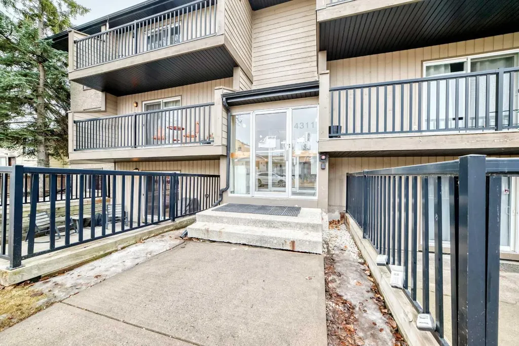4311 73 Street NW Calgary AB T3B2N2