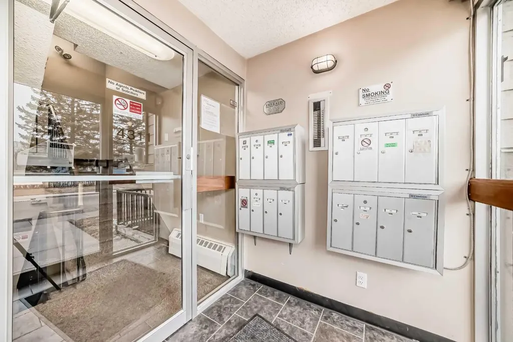 4311 73 Street NW Calgary AB T3B2N2