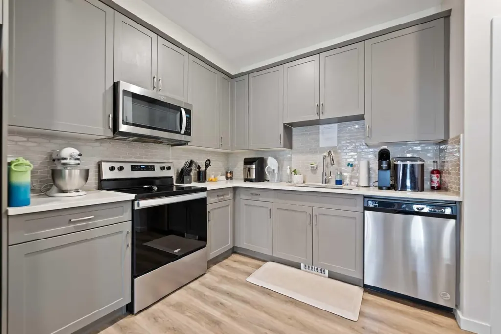 273 Lucas Avenue NW Calgary AB T3P 1S3