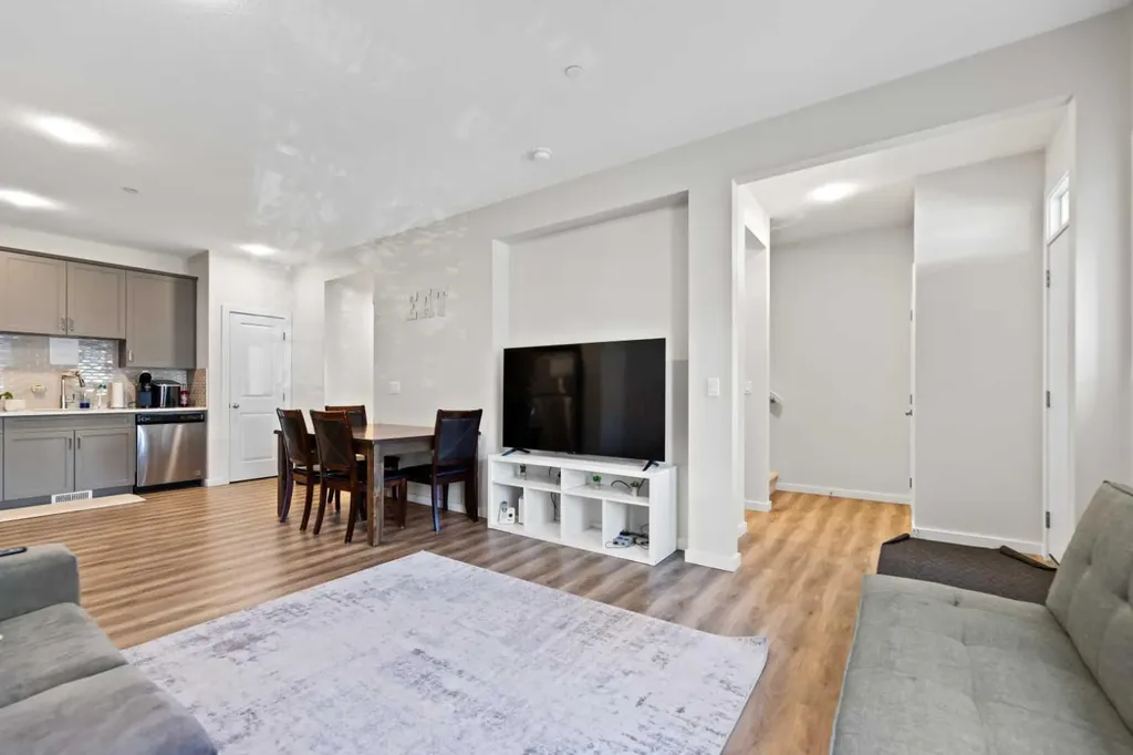 273 Lucas Avenue NW Calgary AB T3P 1S3