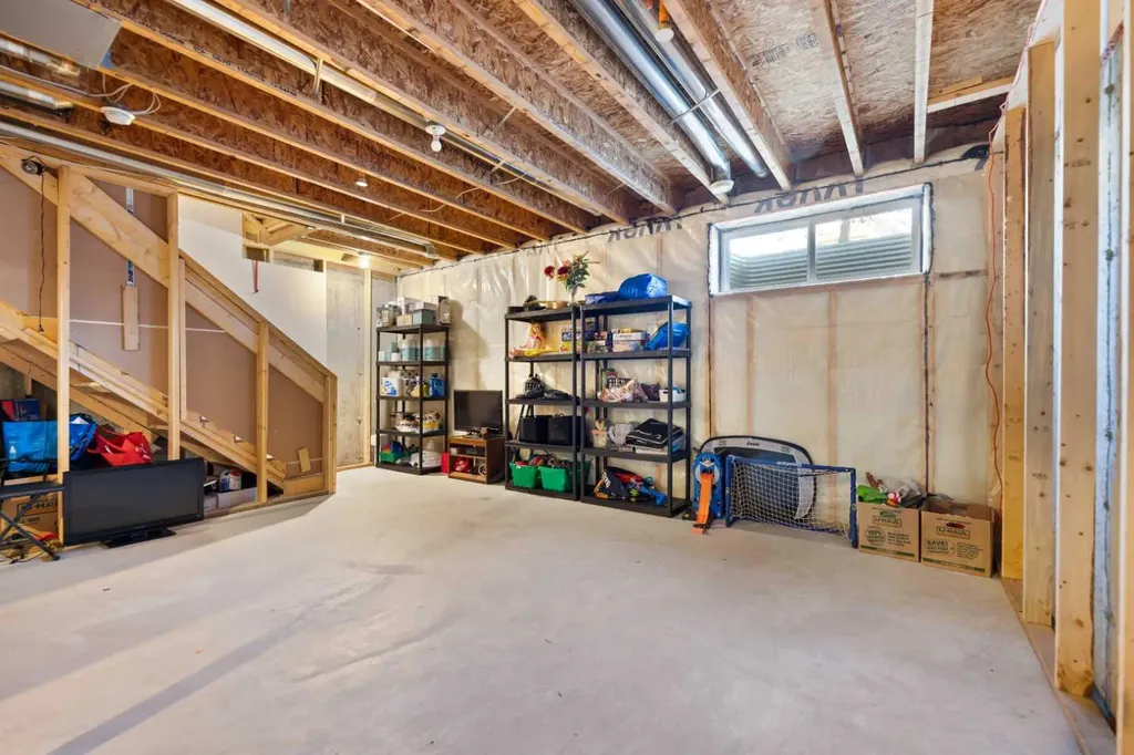 273 Lucas Avenue NW Calgary AB T3P 1S3