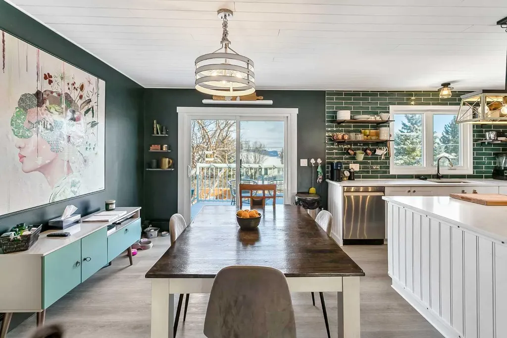 218 8 Avenue NE Sundre AB T0M 1X0