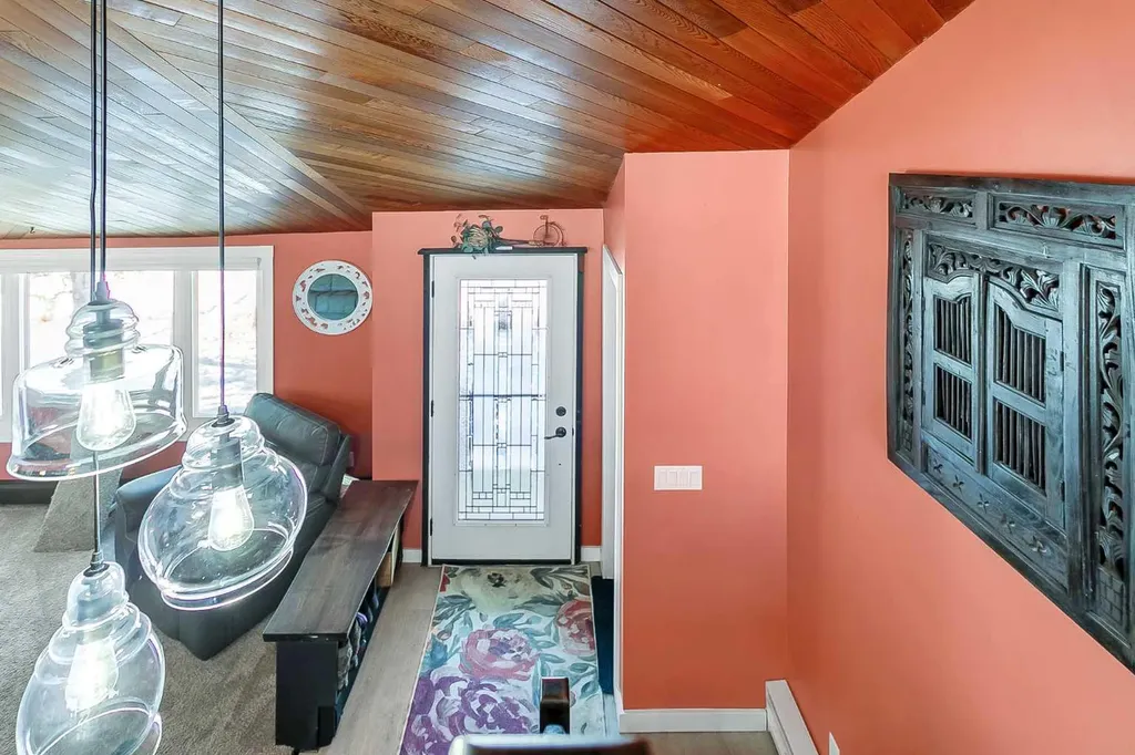 218 8 Avenue NE Sundre AB T0M 1X0