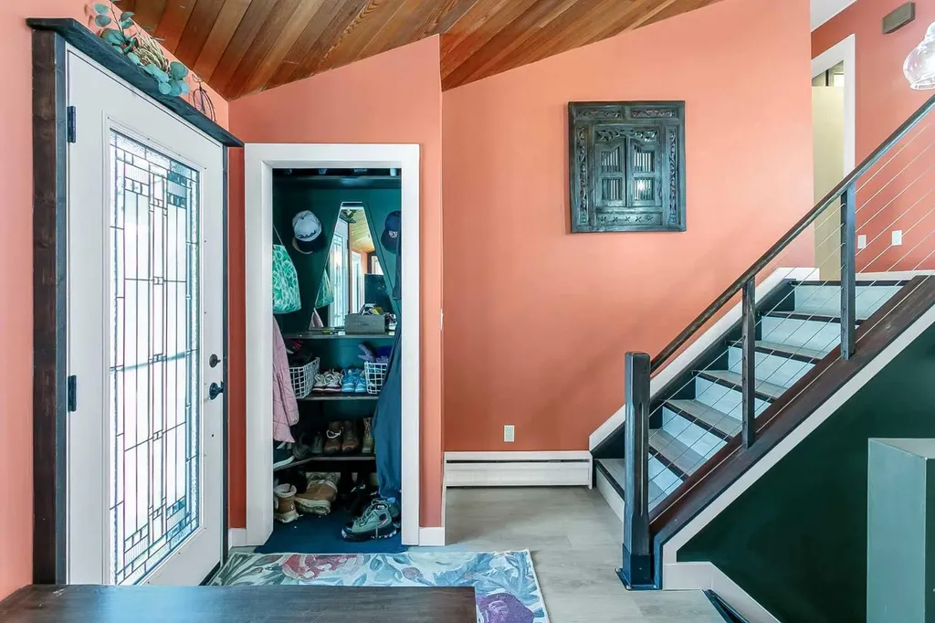 218 8 Avenue NE Sundre AB T0M 1X0