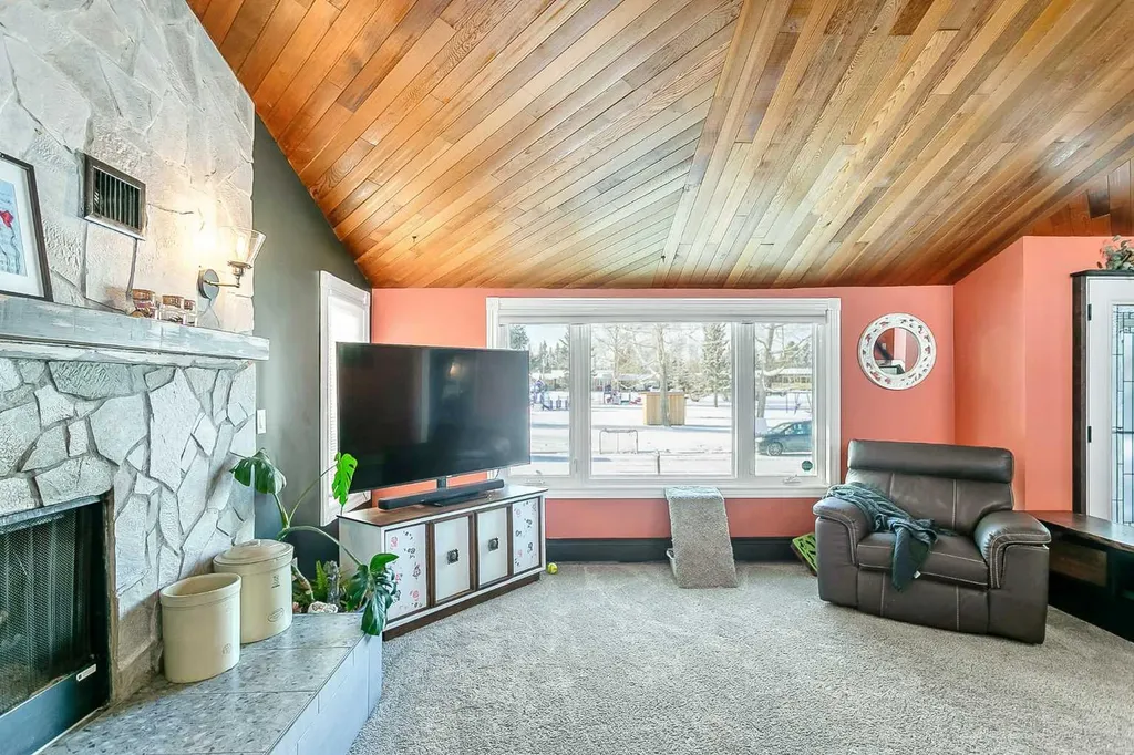218 8 Avenue NE Sundre AB T0M 1X0