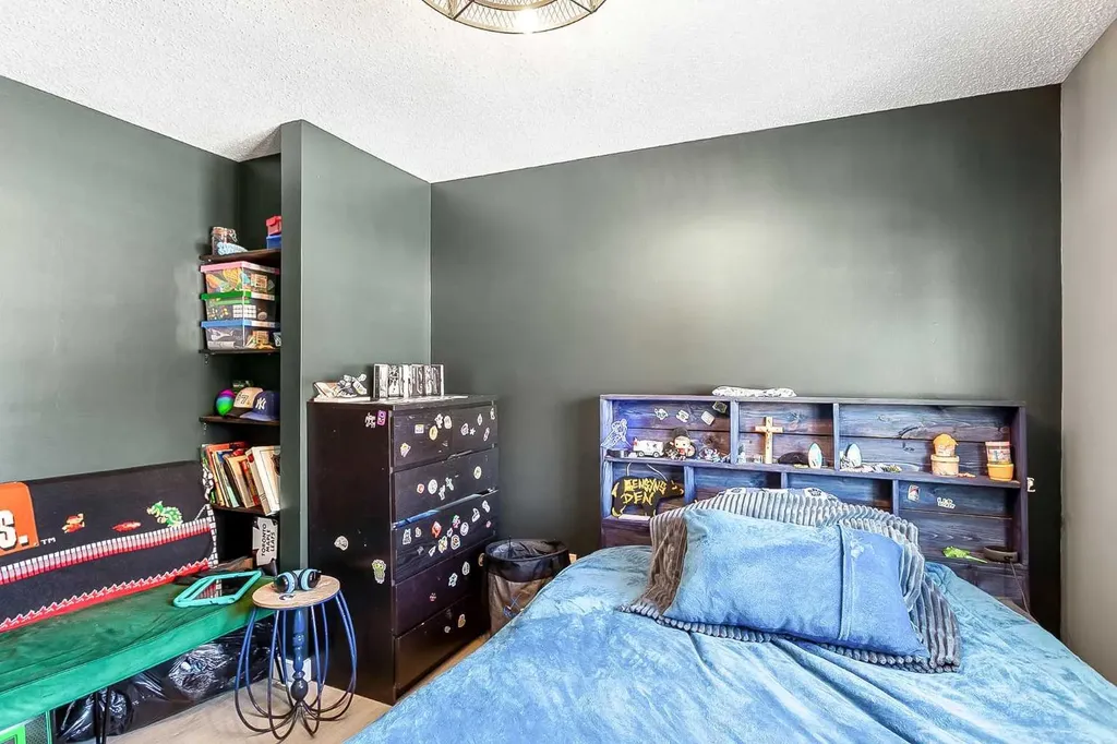 218 8 Avenue NE Sundre AB T0M 1X0