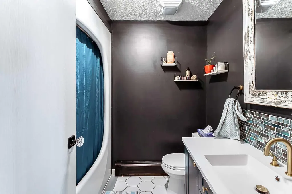 218 8 Avenue NE Sundre AB T0M 1X0
