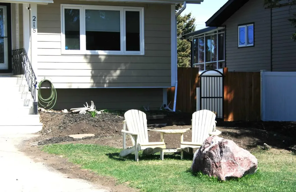 218 8 Avenue NE Sundre AB T0M 1X0