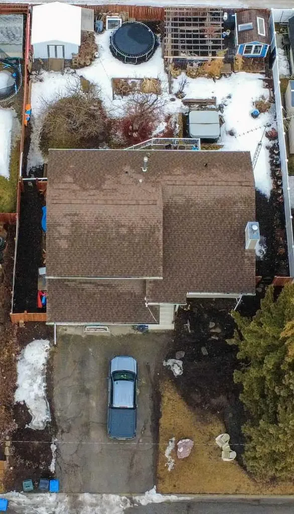 218 8 Avenue NE Sundre AB T0M 1X0