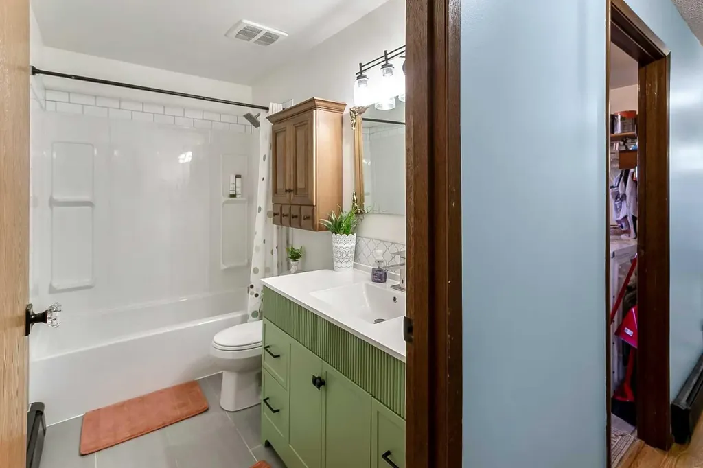 218 8 Avenue NE Sundre AB T0M 1X0