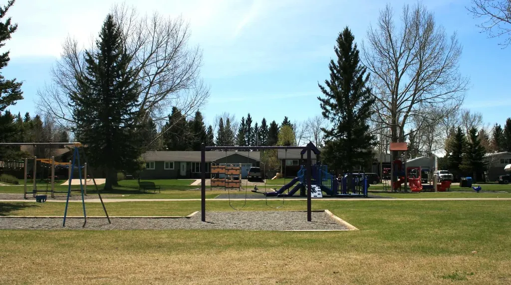 218 8 Avenue NE Sundre AB T0M 1X0
