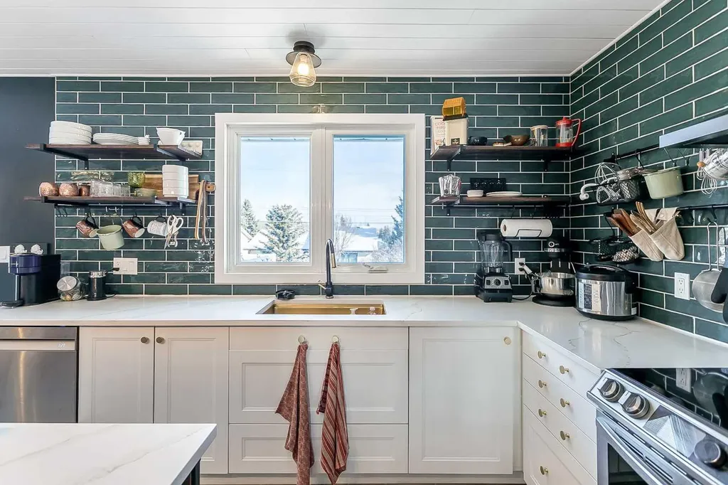 218 8 Avenue NE Sundre AB T0M 1X0