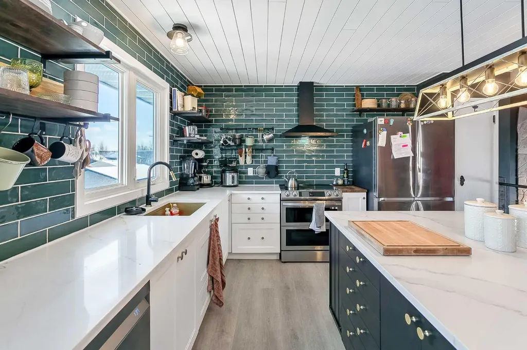 218 8 Avenue NE Sundre AB T0M 1X0