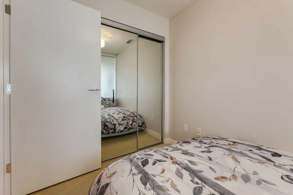 1234 5 Avenue NW Calgary AB T2N0R9
