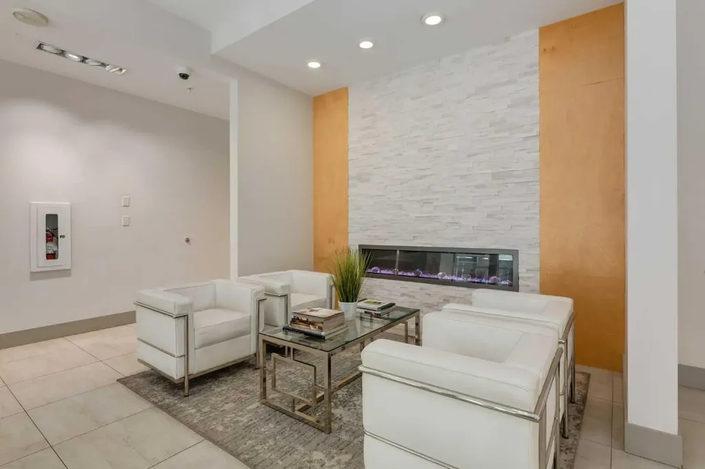 1234 5 Avenue NW Calgary AB T2N0R9