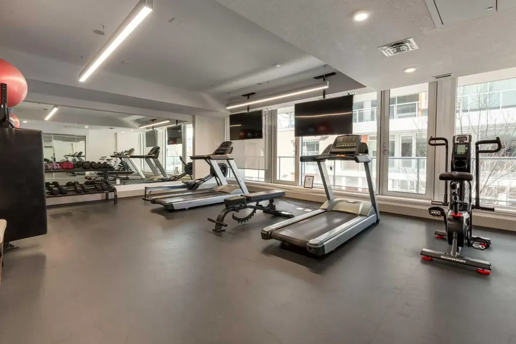 1234 5 Avenue NW Calgary AB T2N0R9