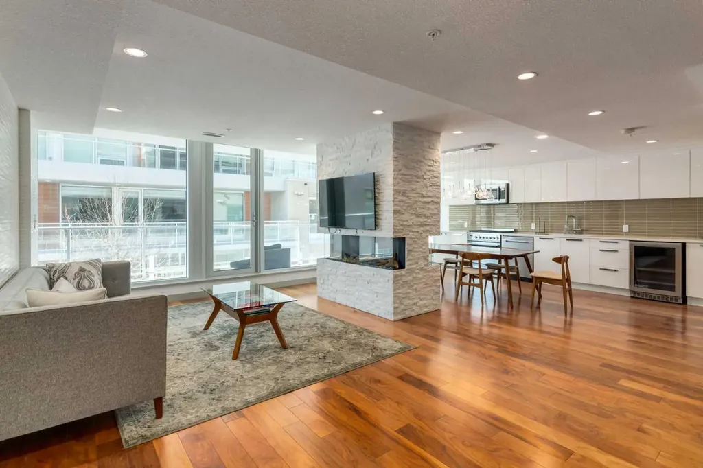 1234 5 Avenue NW Calgary AB T2N0R9