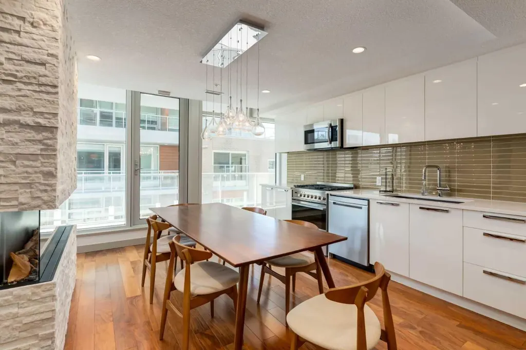1234 5 Avenue NW Calgary AB T2N0R9