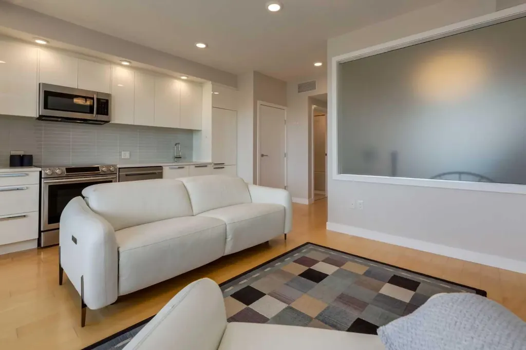 1234 5 Avenue NW Calgary AB T2N0R9