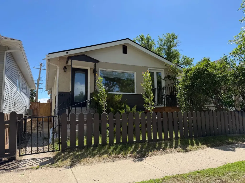 541 3 Avenue W Drumheller AB T0J0Y3