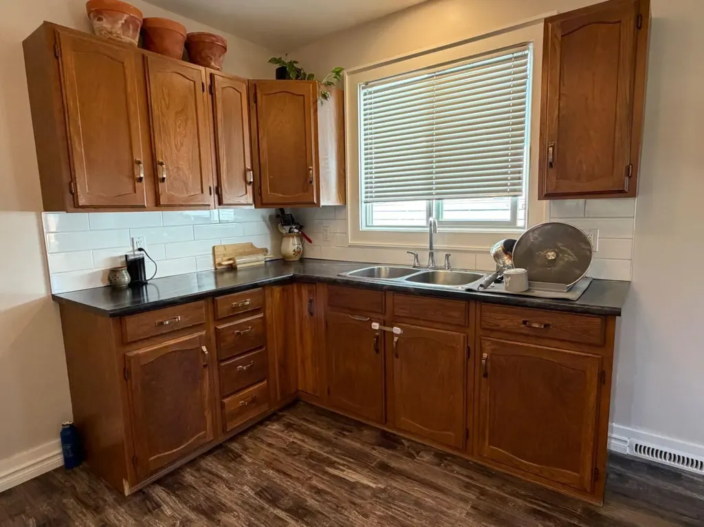 541 3 Avenue W Drumheller AB T0J0Y3
