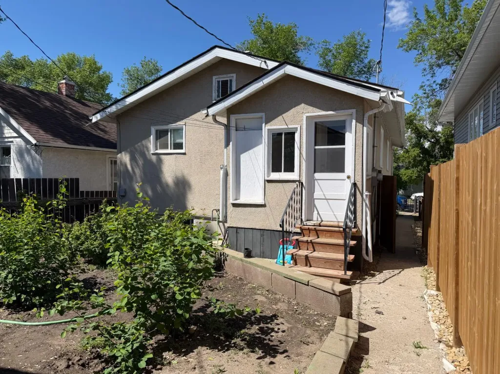 541 3 Avenue W Drumheller AB T0J0Y3