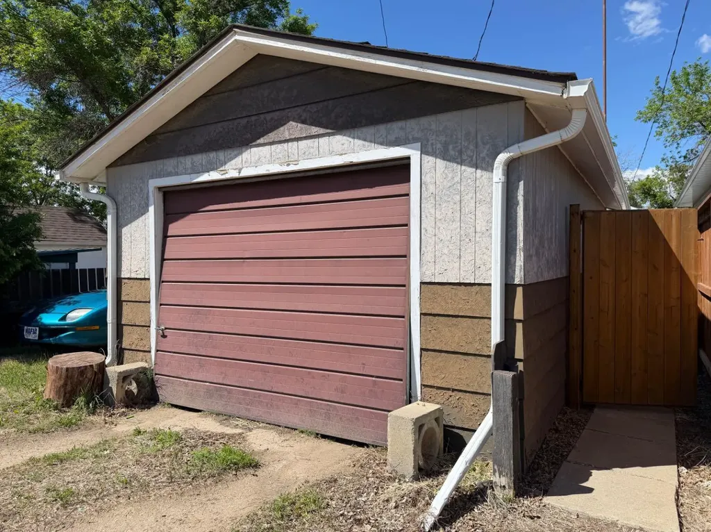 541 3 Avenue W Drumheller AB T0J0Y3