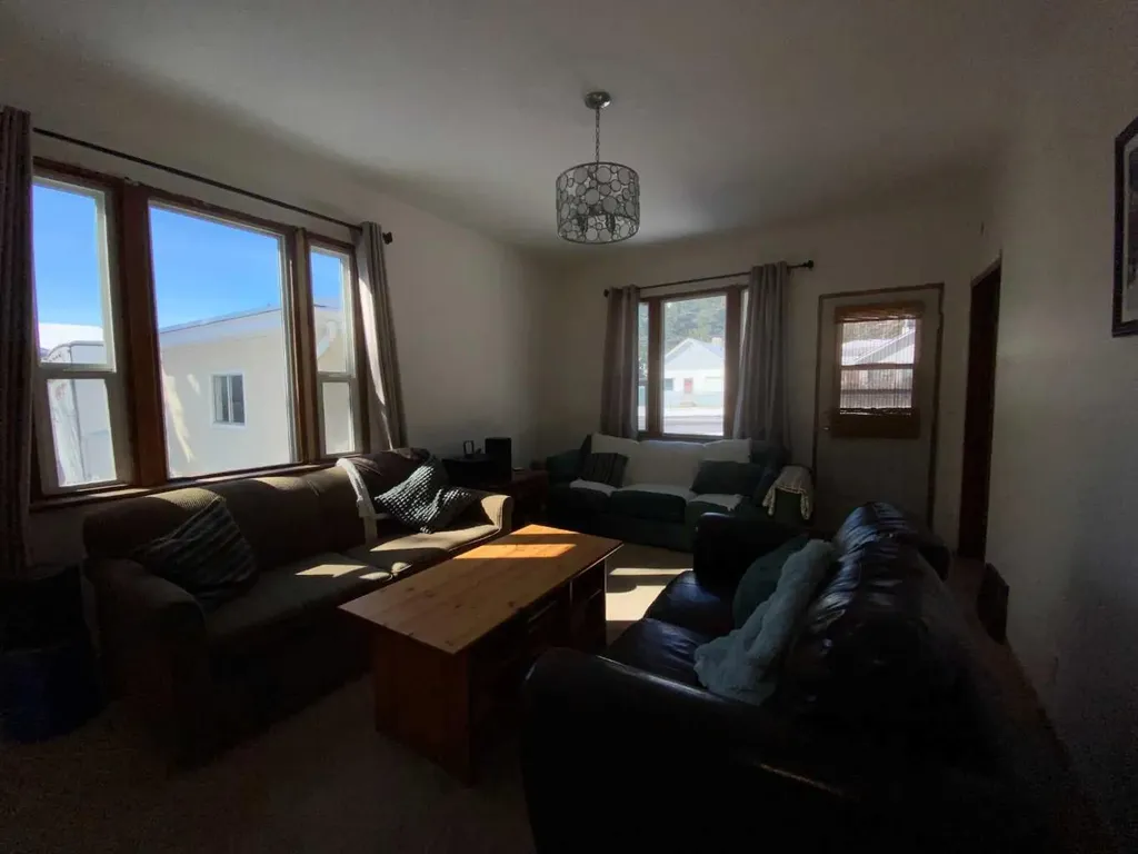 20601 25 Avenue Bellevue AB T0K 0C0