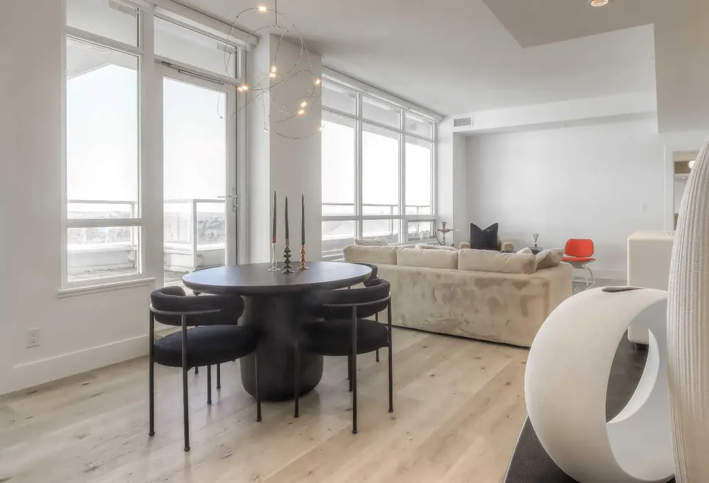 46 9 Street NE Calgary AB T2E 7Y1