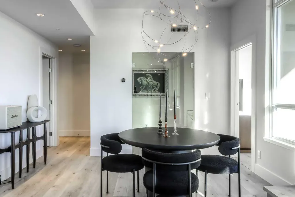 46 9 Street NE Calgary AB T2E 7Y1