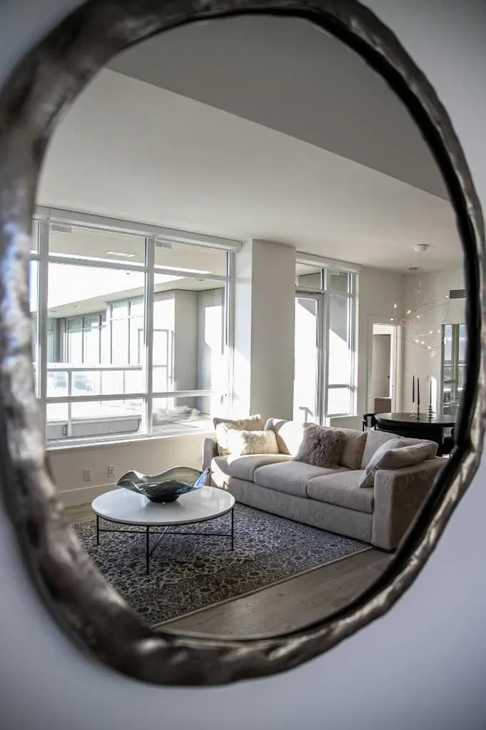46 9 Street NE Calgary AB T2E 7Y1