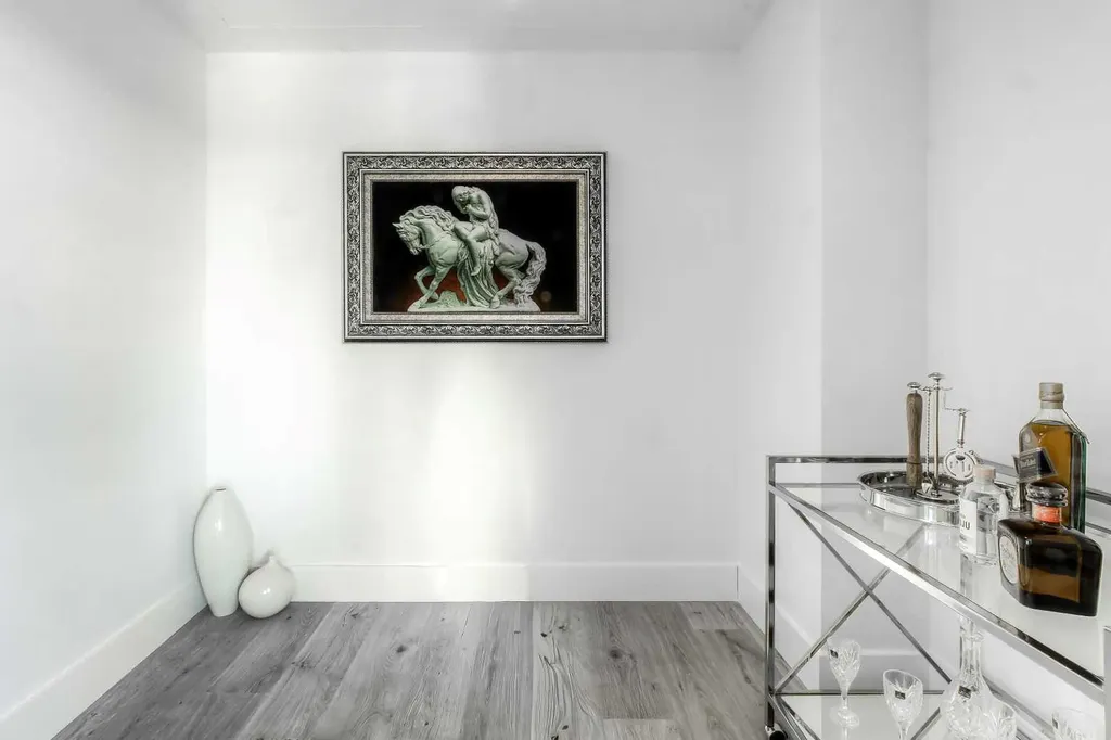 46 9 Street NE Calgary AB T2E 7Y1