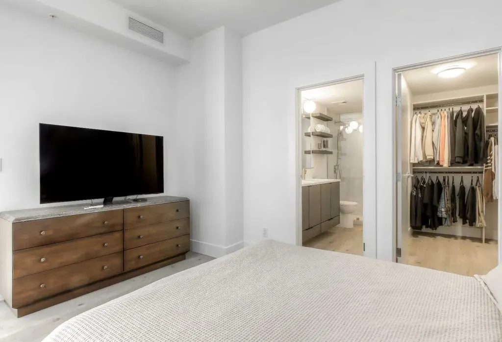 46 9 Street NE Calgary AB T2E 7Y1