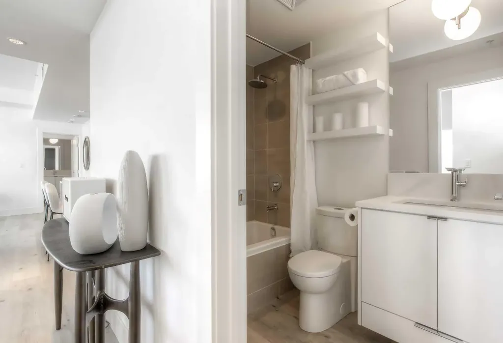 46 9 Street NE Calgary AB T2E 7Y1