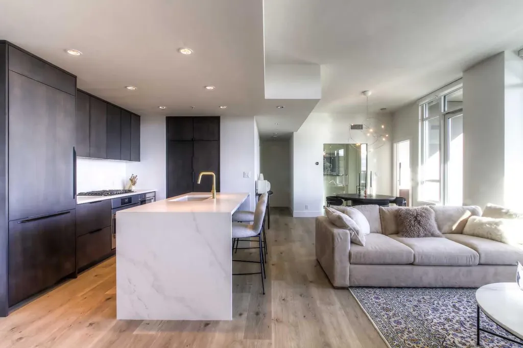 46 9 Street NE Calgary AB T2E 7Y1