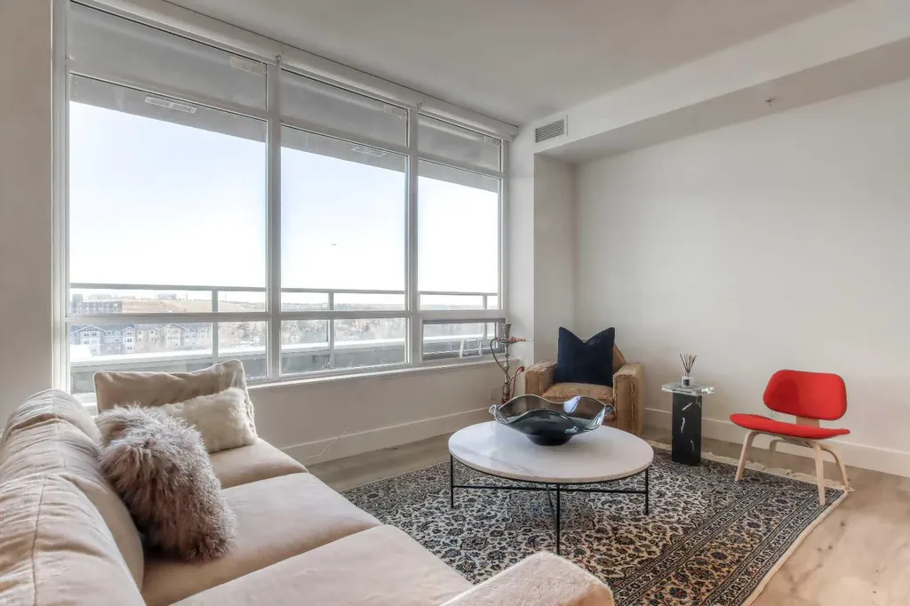 46 9 Street NE Calgary AB T2E 7Y1