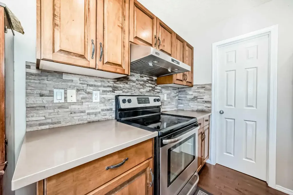377 Cimarron Boulevard Okotoks AB T1S 2L8