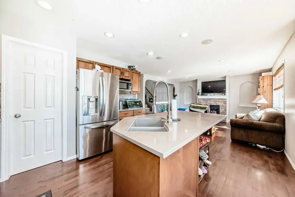 377 Cimarron Boulevard Okotoks AB T1S 2L8