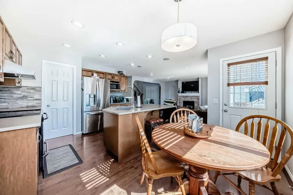 377 Cimarron Boulevard Okotoks AB T1S 2L8