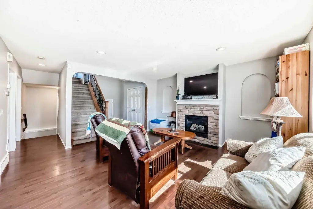 377 Cimarron Boulevard Okotoks AB T1S 2L8