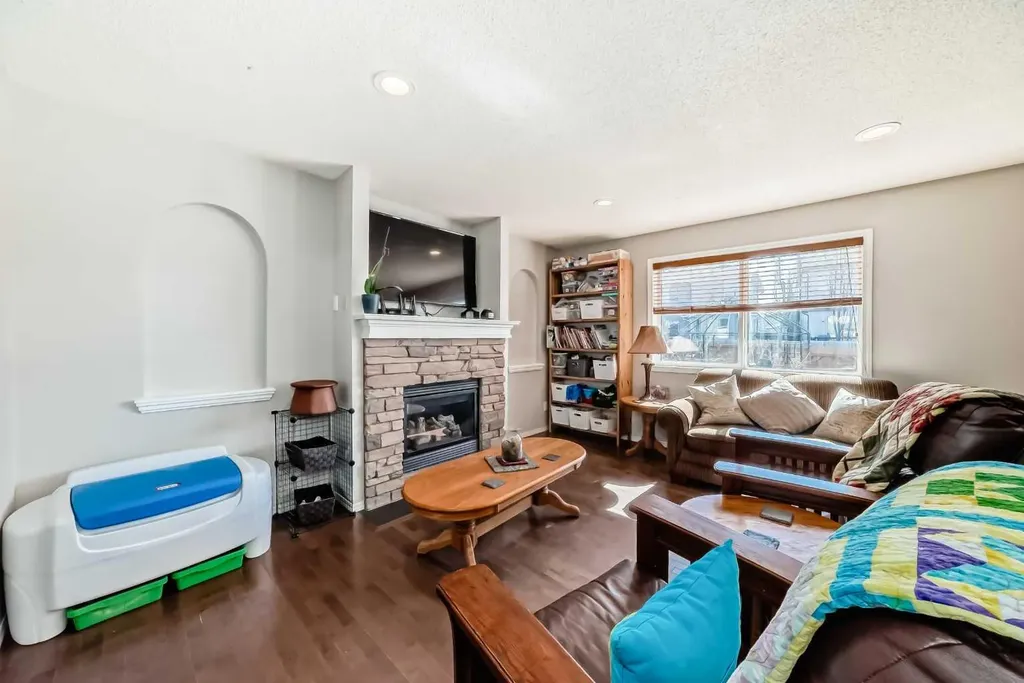 377 Cimarron Boulevard Okotoks AB T1S 2L8