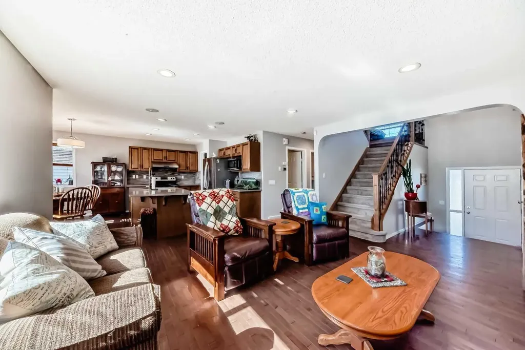 377 Cimarron Boulevard Okotoks AB T1S 2L8