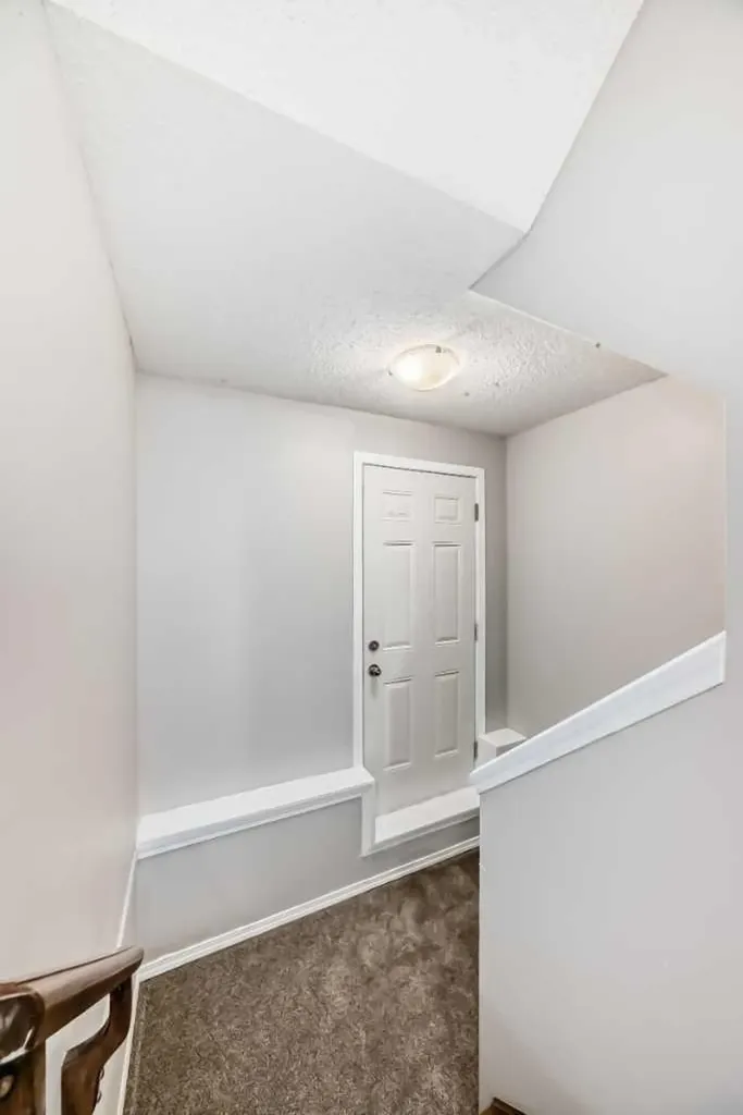 377 Cimarron Boulevard Okotoks AB T1S 2L8