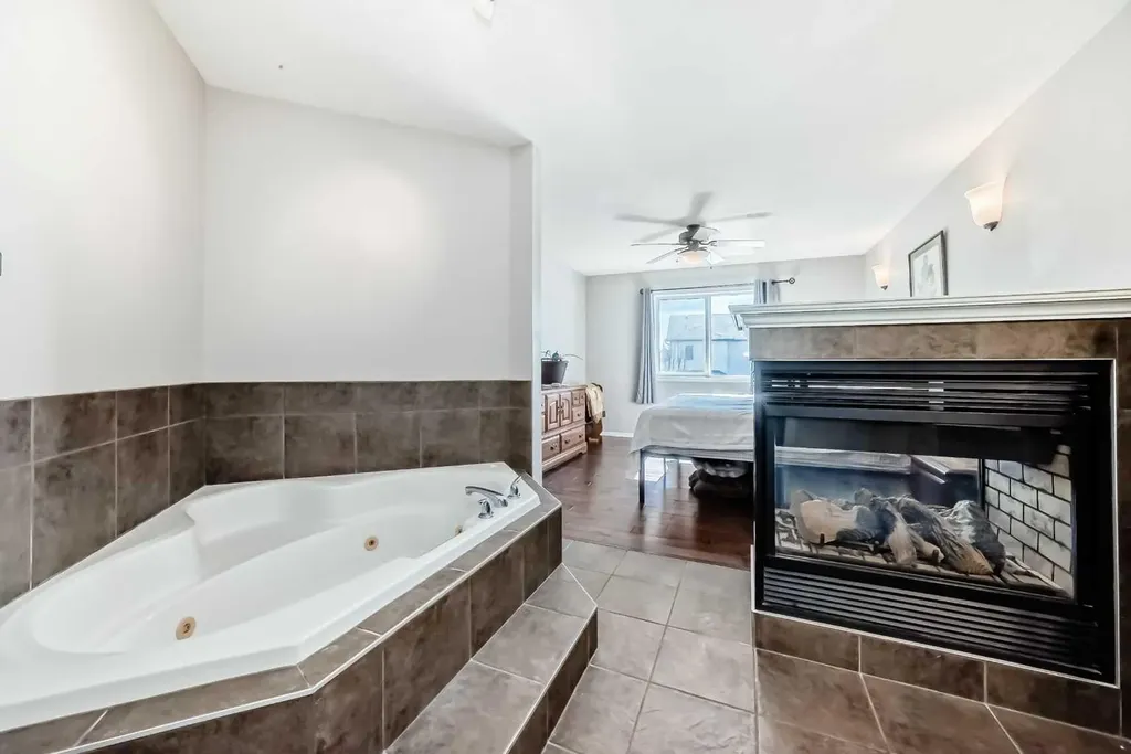 377 Cimarron Boulevard Okotoks AB T1S 2L8