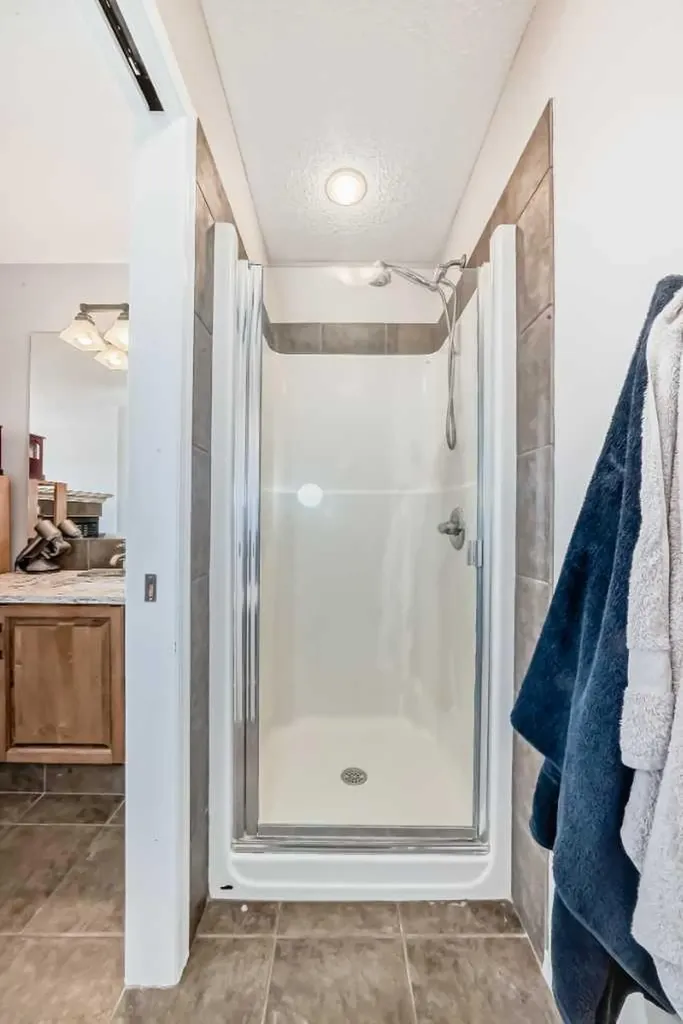 377 Cimarron Boulevard Okotoks AB T1S 2L8