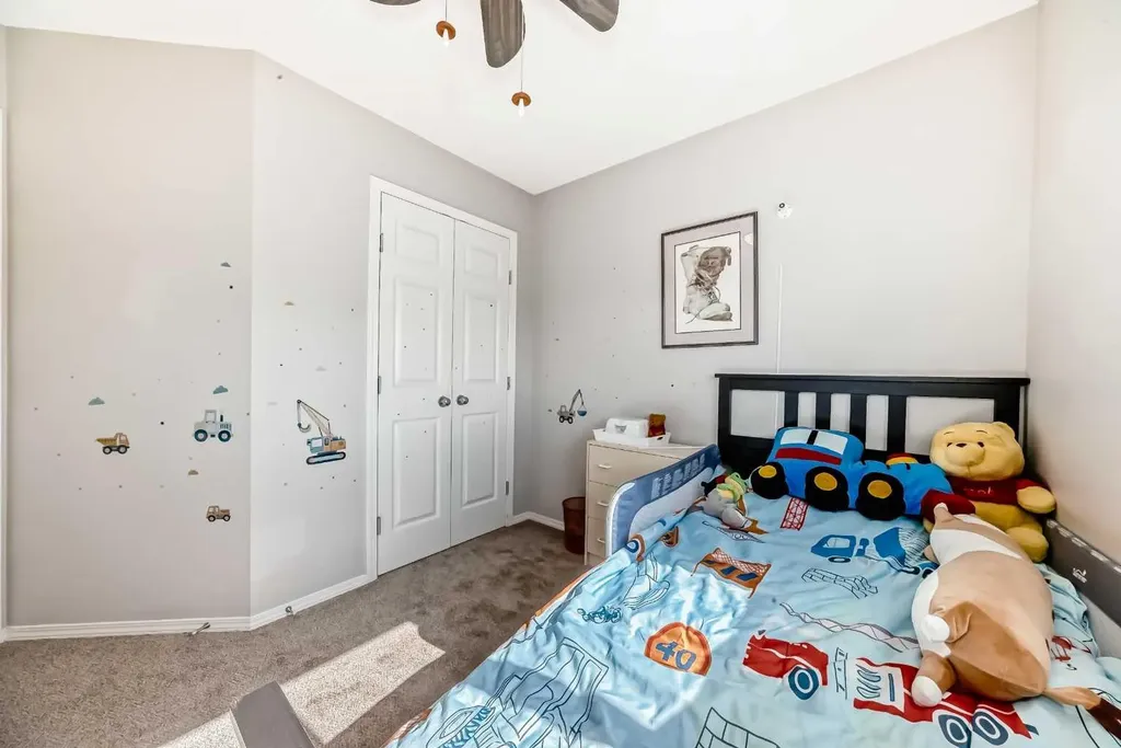 377 Cimarron Boulevard Okotoks AB T1S 2L8