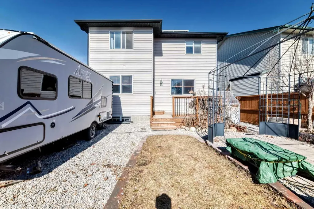 377 Cimarron Boulevard Okotoks AB T1S 2L8