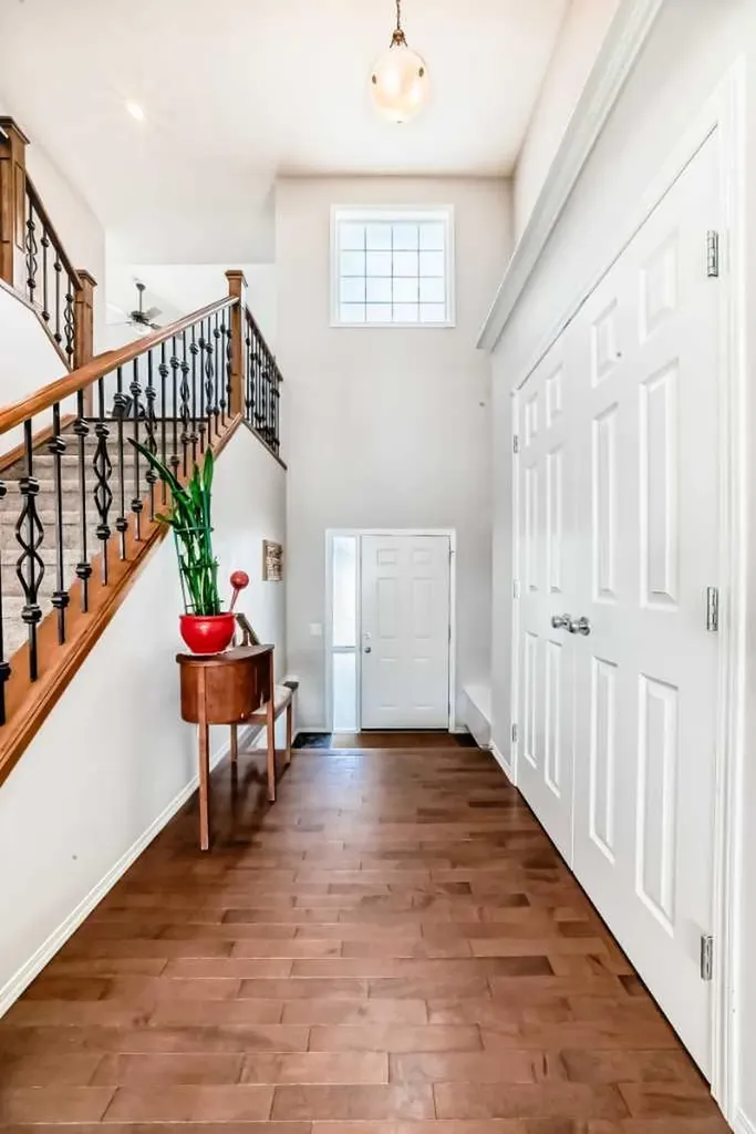 377 Cimarron Boulevard Okotoks AB T1S 2L8
